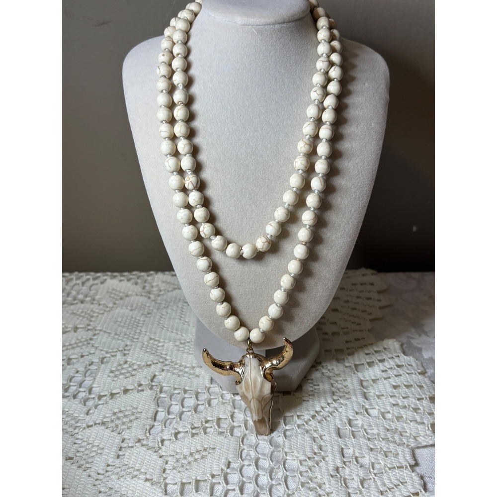 Southwestern White Howlite Beaded Longhorn Skull Necklace Boho Western Cow Steer - Picture 7 of 9
